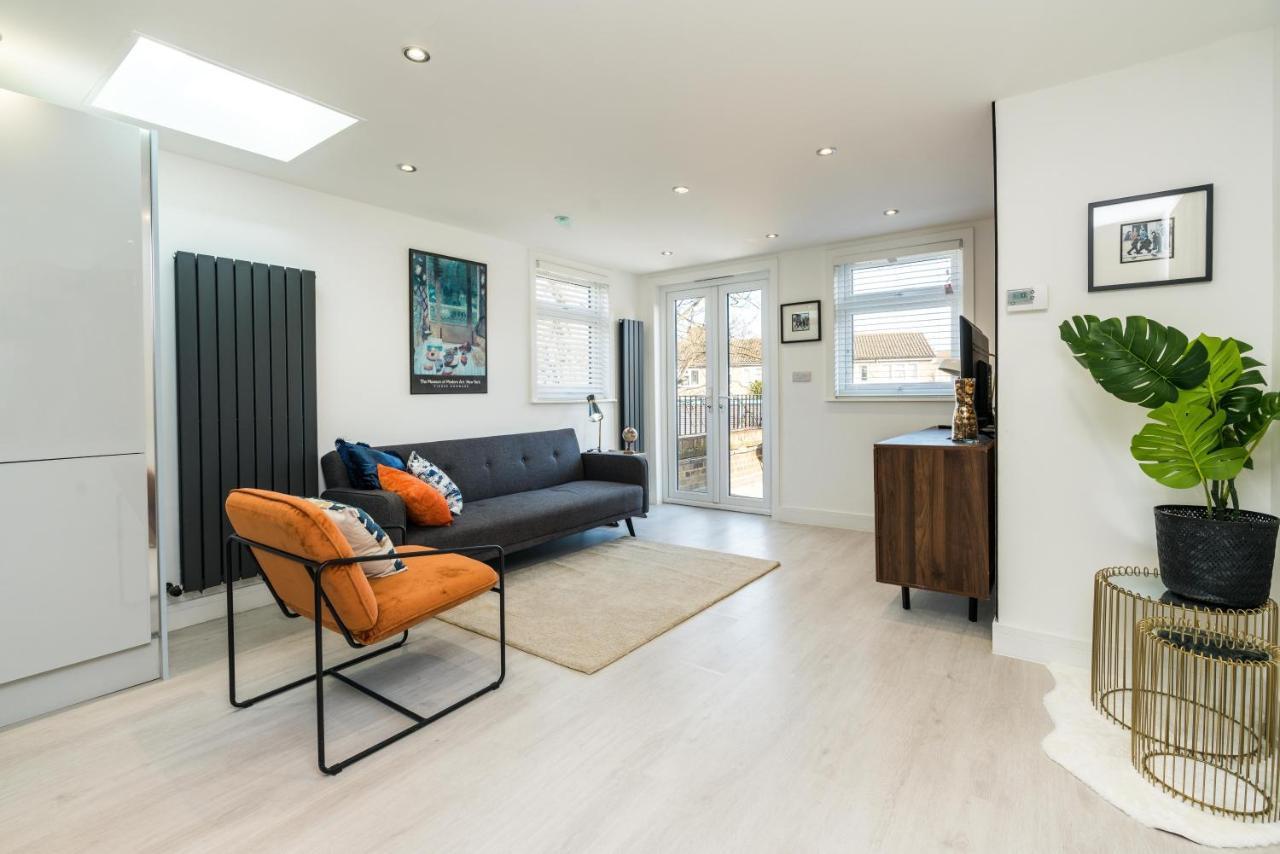 Apartment Spacious Modern 2 Bedroom Flat London