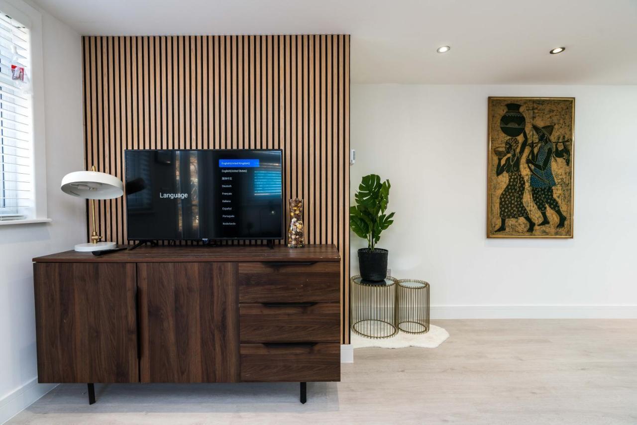 Apartment Spacious Modern 2 Bedroom Flat London