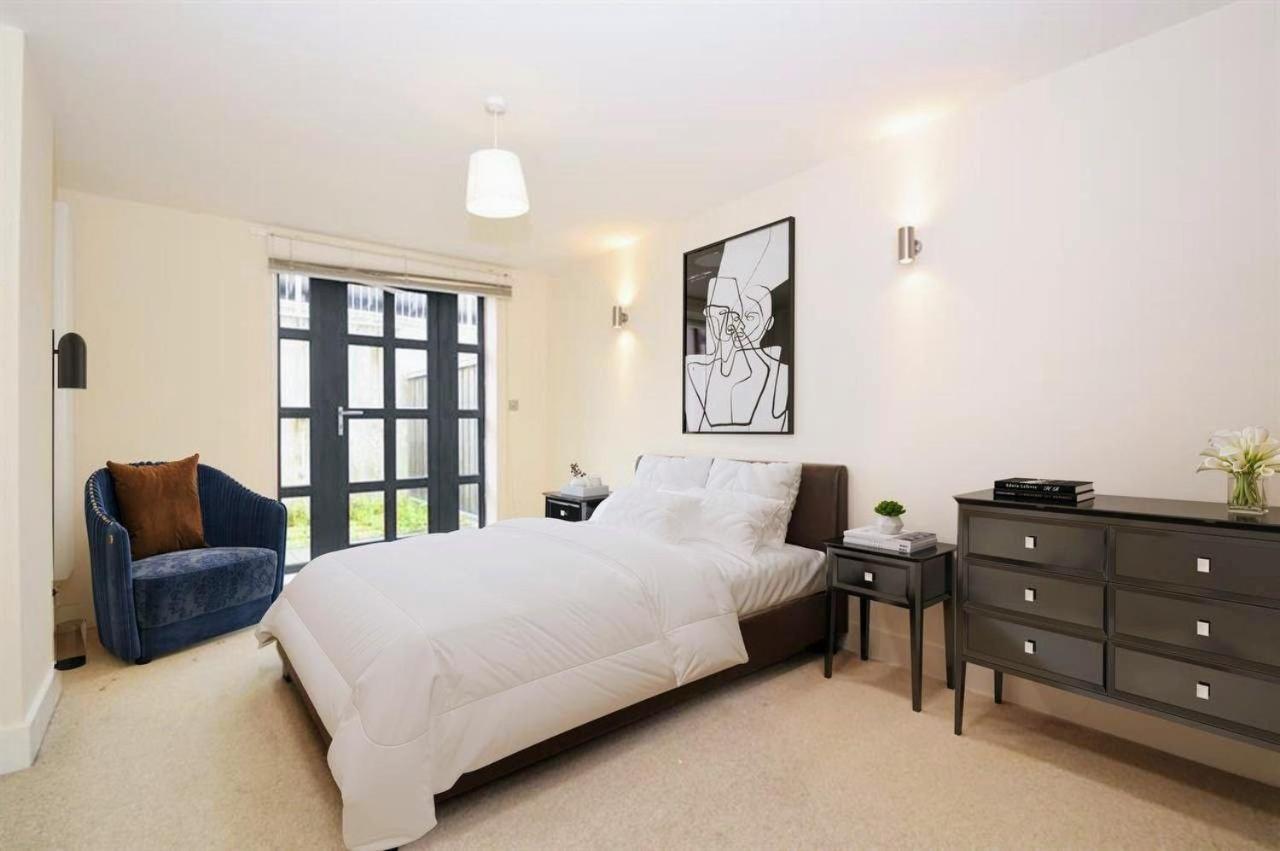 Lunar Bliss - Ultra Stylish Comfy - Up To 10 People * London
