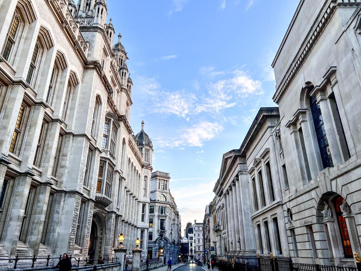 Deluxe Entire Between Covent Garden And St Pauls Cathedral Apartment