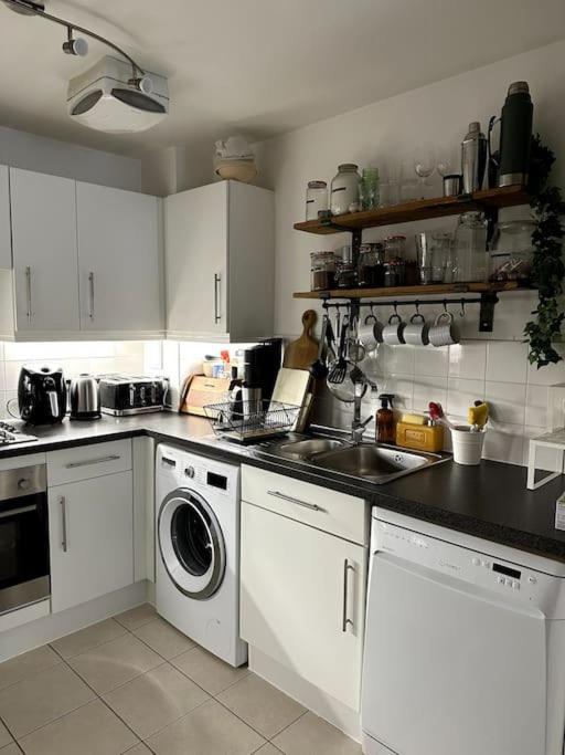 Artist In Islington, Shoreditch, Old St Leilighet London
