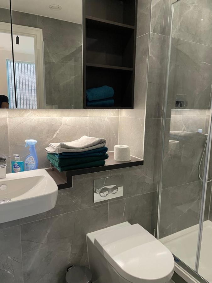 Appartamento One West Point , Icon Tower Londra