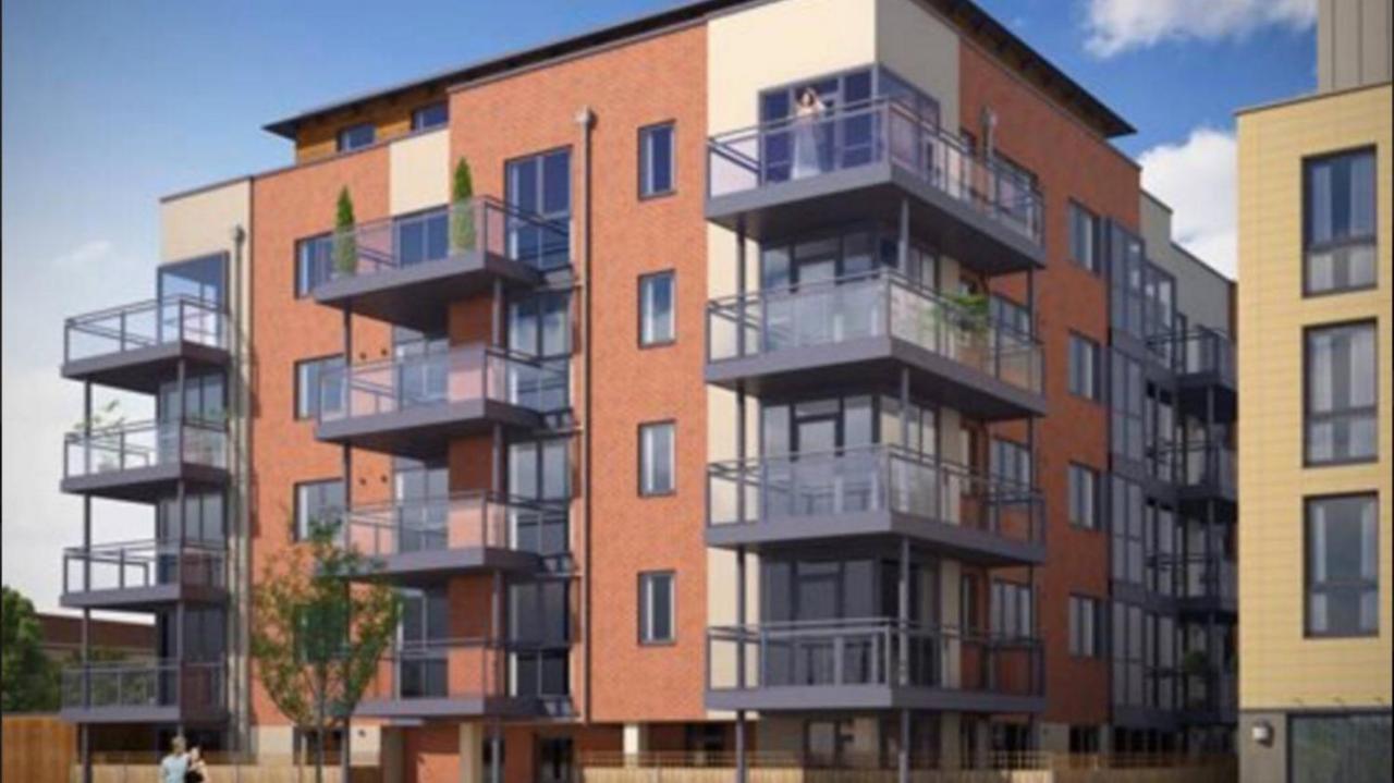 Apartment Brixton/clapham 2 Bed Flat, Large Balcony, Parking