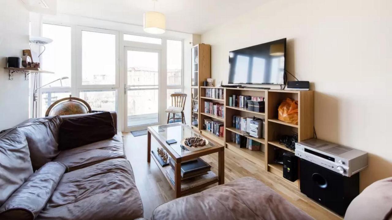 Brixton/clapham 2 Bed Flat, Large Balcony, Parking