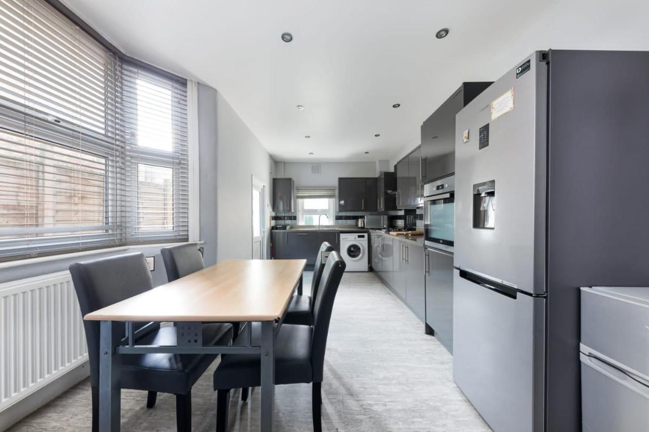Cozy 4 Bedroom In Hackney, Casa vacanze *