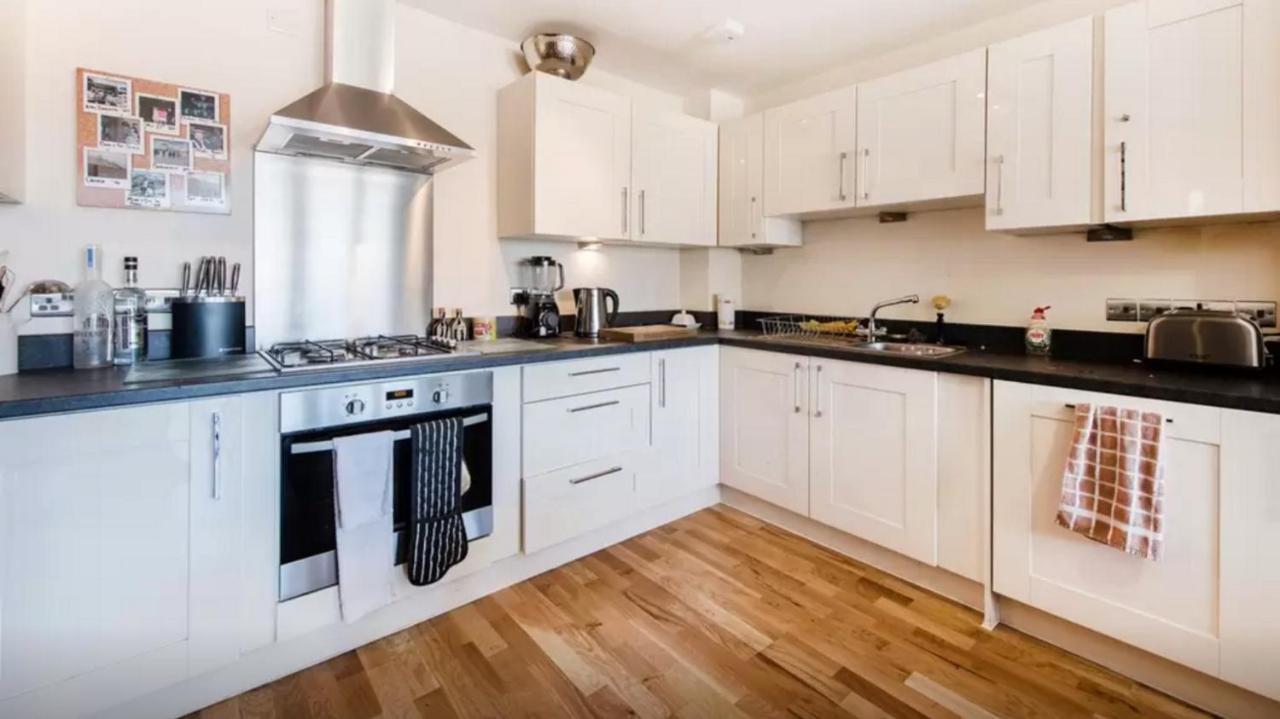 Apartment Brixton/clapham 2 Bed Flat, Large Balcony, Parking London