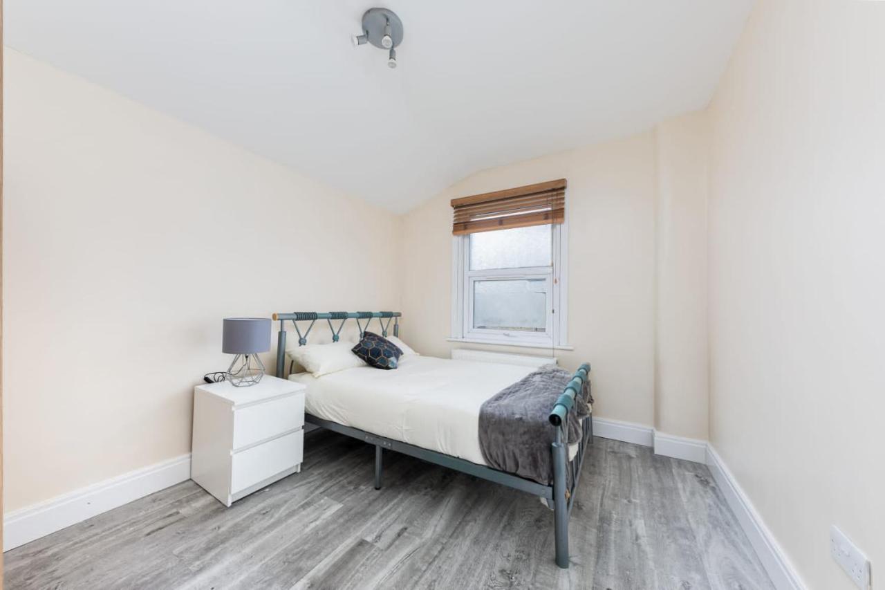 Cozy 4 Bedroom In Hackney, Casa vacanze *