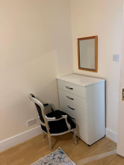003- Lovely 1-bedroom Very Close To Appartamento *