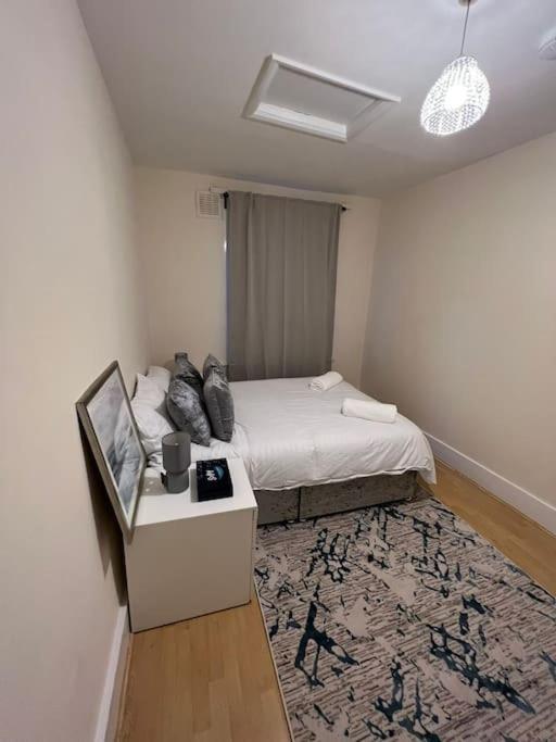 Appartamento 003- Lovely 1-bedroom Very Close To *