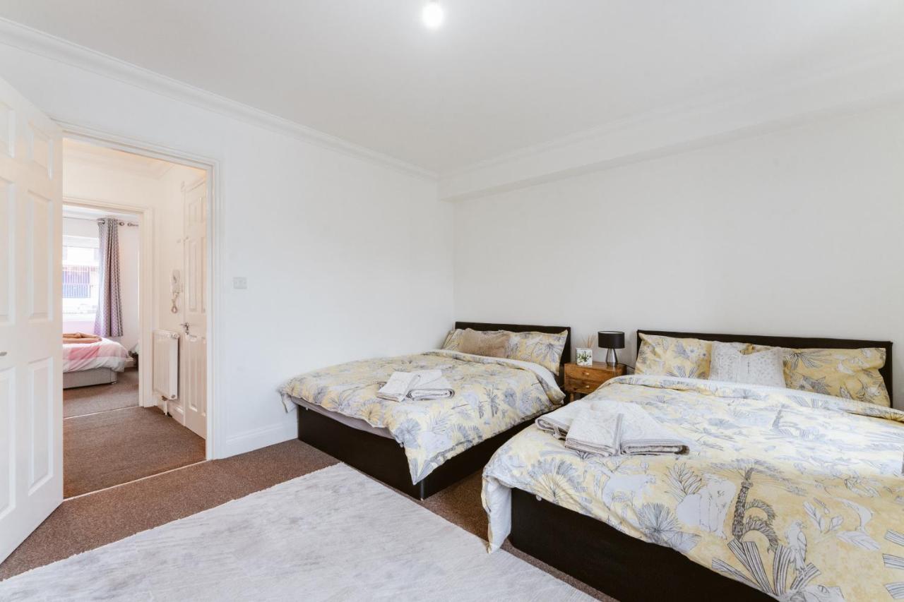 Hipster 5 Double Beds , 2 Big Bedrooms In Hackney Londra