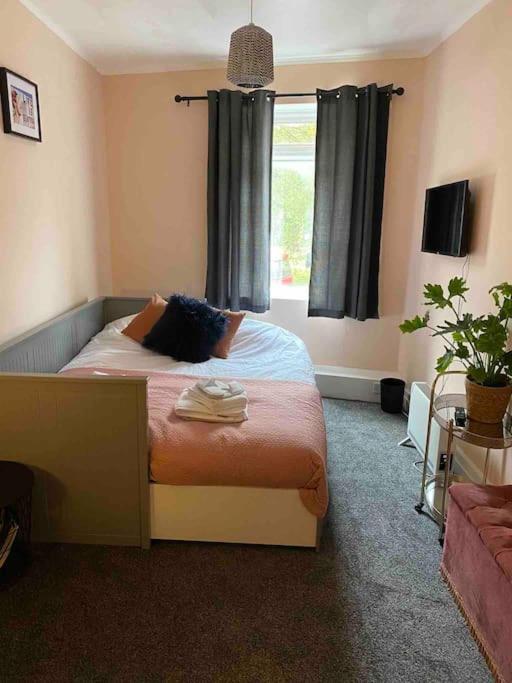 2 Bedroom Flat On Tottenham High Rd. Appartamento