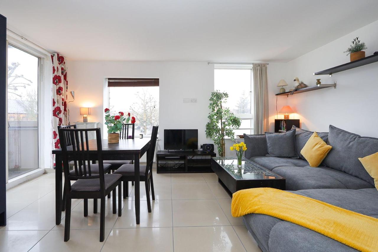 2-bed 2-bath Flat Around The Corner From Portobello Market Appartamento *
