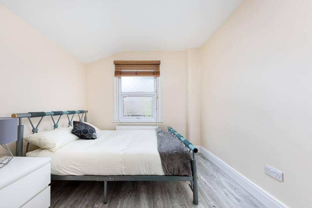 Cozy 4 Bedroom In Hackney, Ferienhaus *