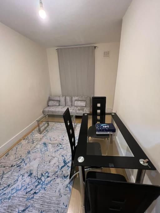 003- Lovely 1-bedroom Very Close To Londra