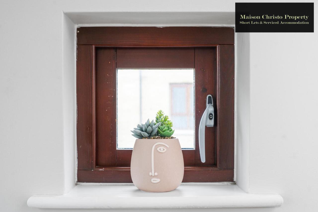 Apartment Eden: Cozy 2-bedroom By Maison Christo