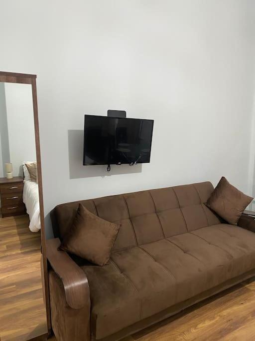 Apartment 007- S1premium Location Studio Central *