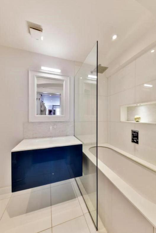 Very Bright Four Bedroom Flat Lägenhet London