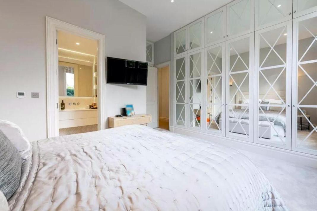 Lägenhet Very Bright Four Bedroom Flat London