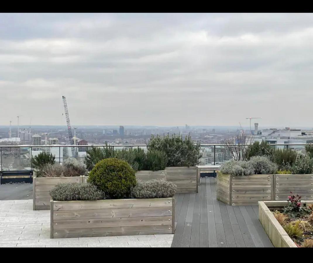 Luxurious 2 Bedroom In Canary Wharf * London