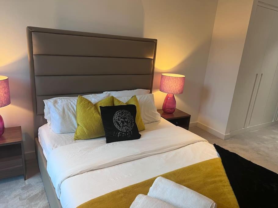 Lejlighed Lovely 2 Bed In Royal Wharf London