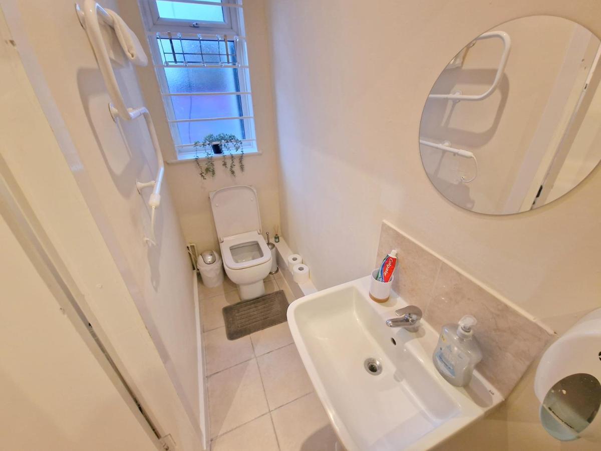 Apartment Super Studio With Two Bedrooms - Five Minutes From The Station!