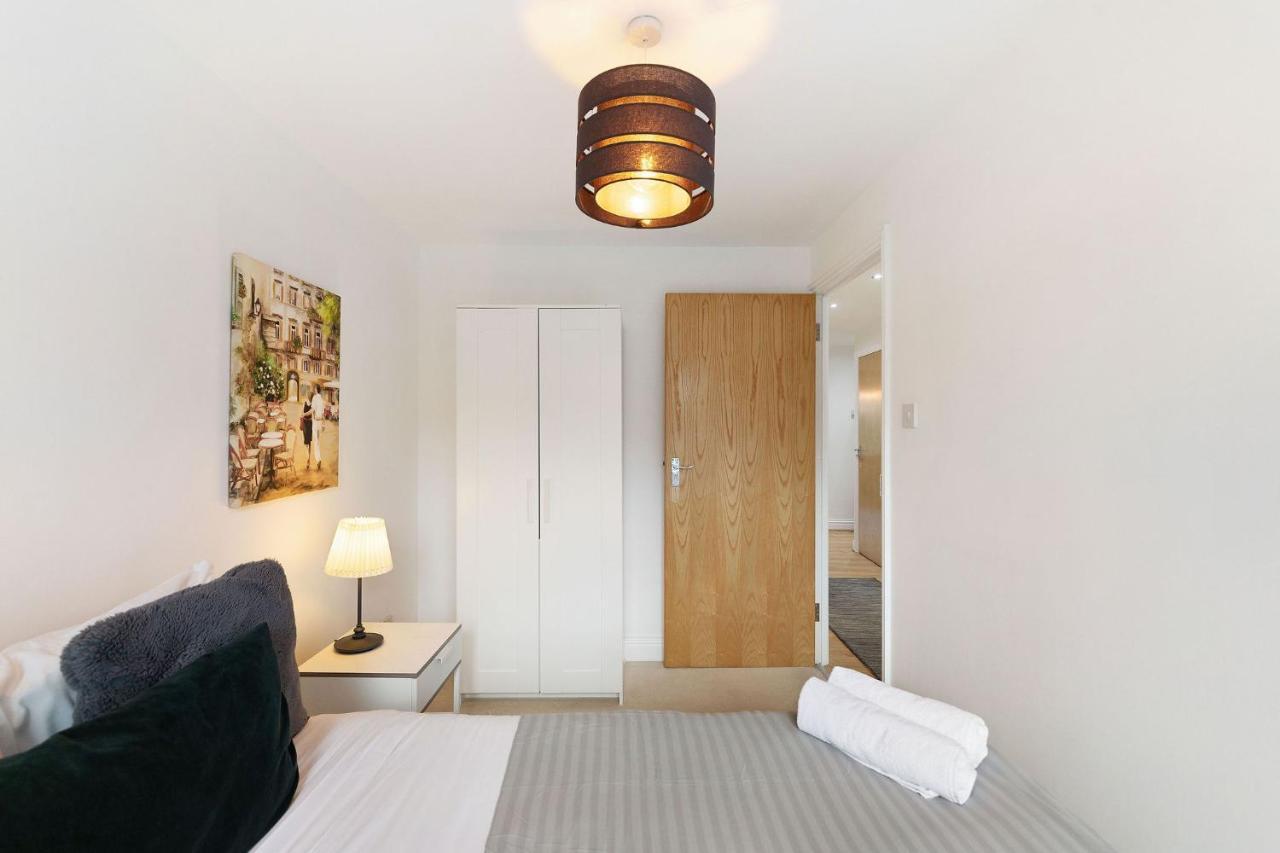 Hidden Treasure 3 Bedroom Flat * Londen