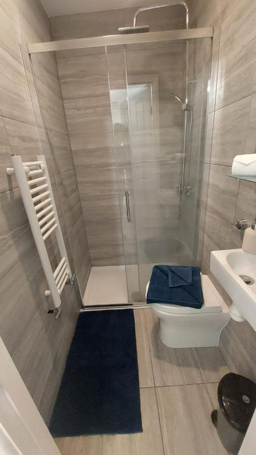 Double En-suite Available In 3 Bed Apt Maison d'hôtes *