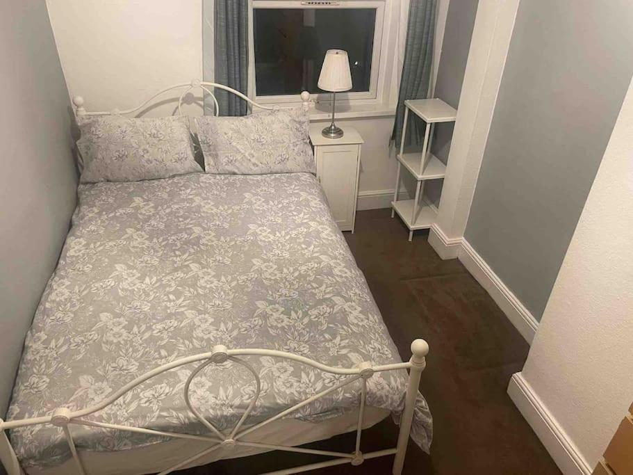 4 Bedroom House In Turnpike Lane/wood Ferienhaus *