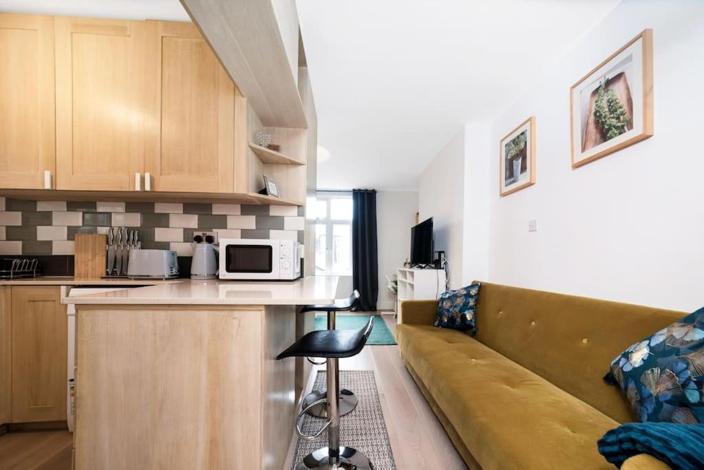 Spacious Flat In Apartment London