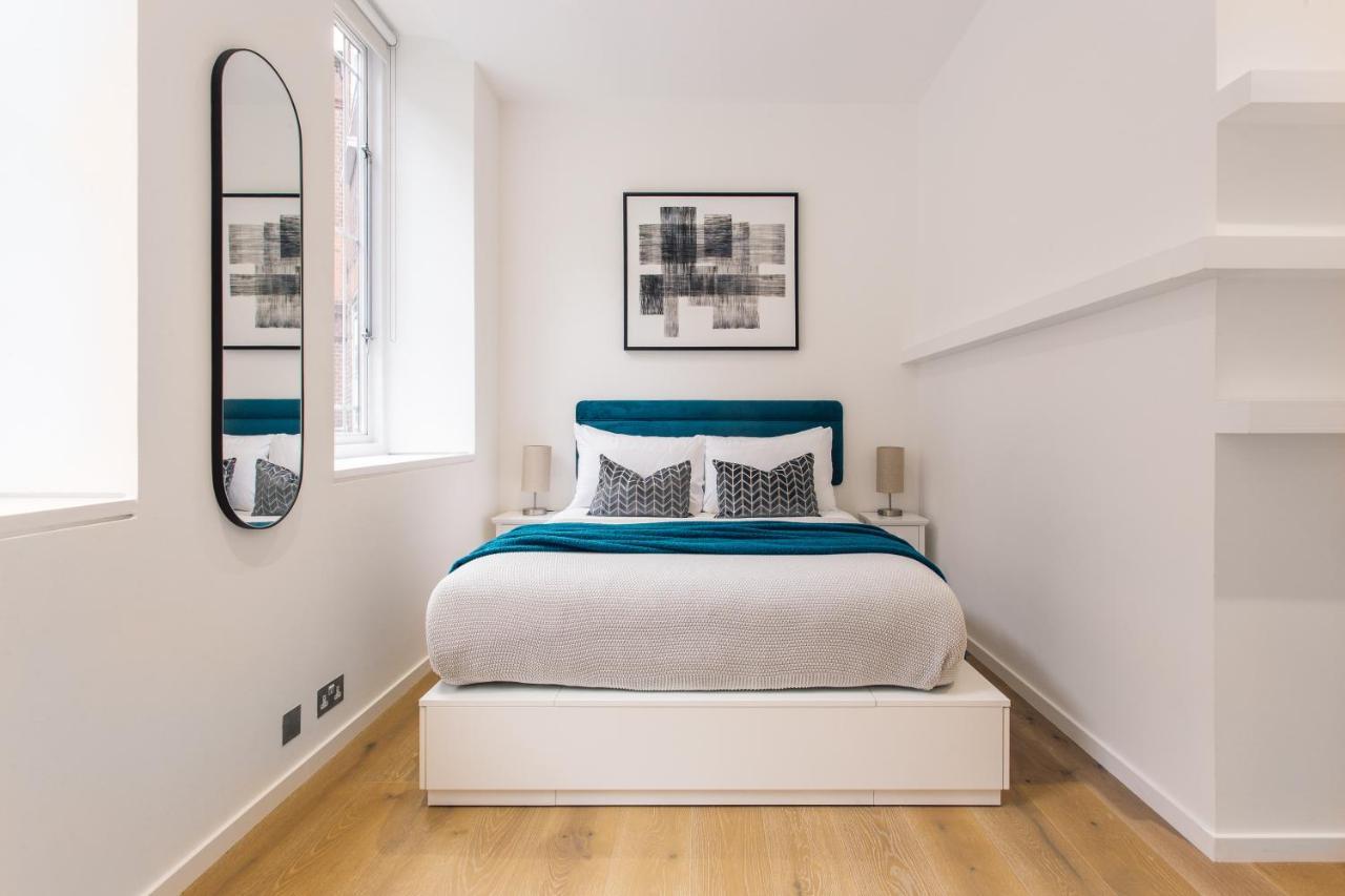 2 Bed 2 Bath Off Regent Street Apartment London