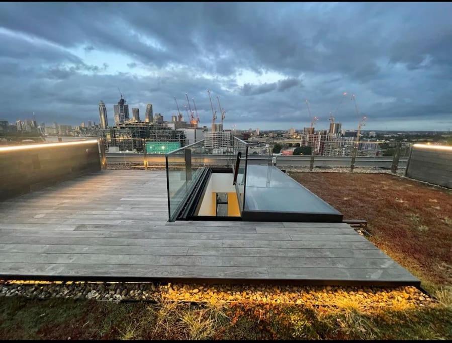 A Luxury 1 Bedroom With A Stunning View Lägenhet London