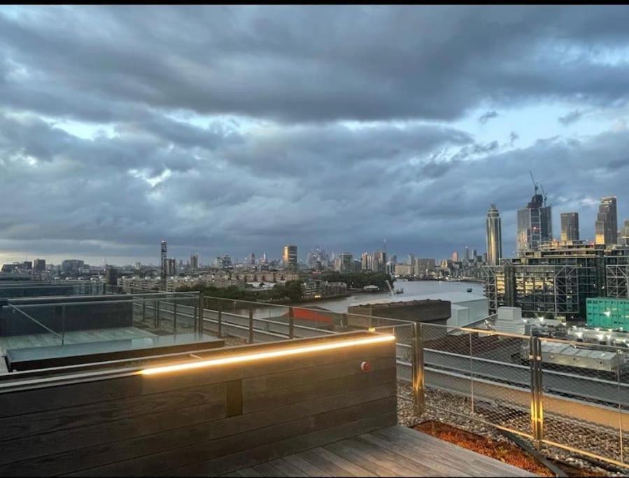 Lägenhet A Luxury 1 Bedroom With A Stunning View London