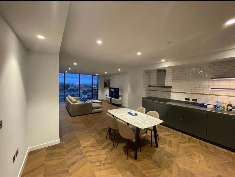 A Luxury 1 Bedroom With A Stunning View Lägenhet