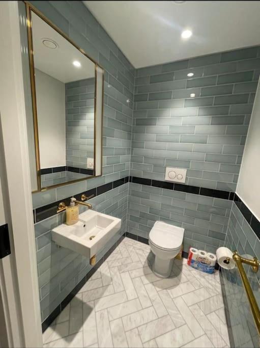 Lägenhet A Luxury 1 Bedroom With A Stunning View London