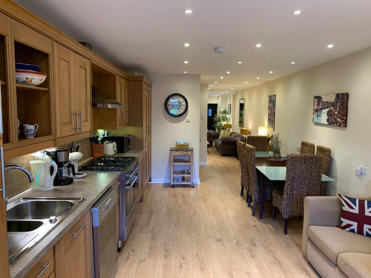 Notting Hill 3br Townhouse With Ensuite Bathrooms - Ideal For Families Hébergement de vacances Londres
