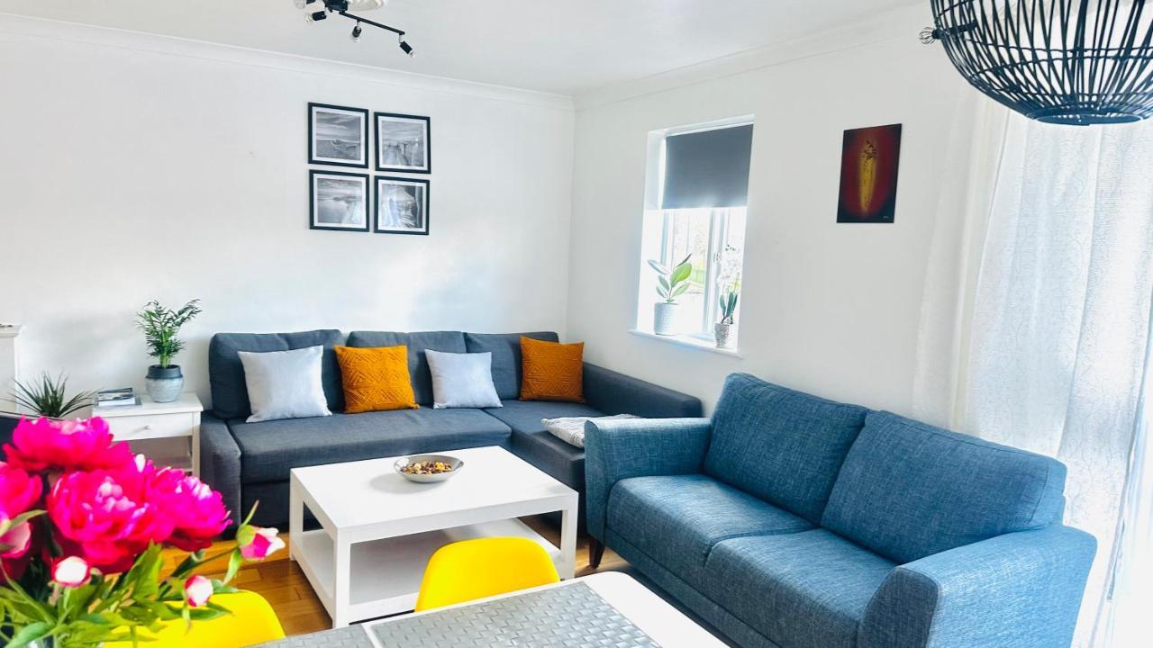 Amazing Location - Of London- 2 Bedroom Stunning Canal View House With Private Garden,parking & Balcony Appartamento Londra