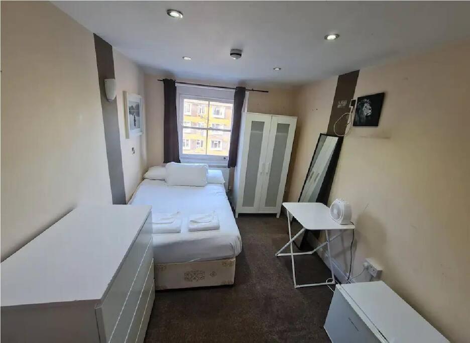 Appartement Lovely En-suite Bedroom *