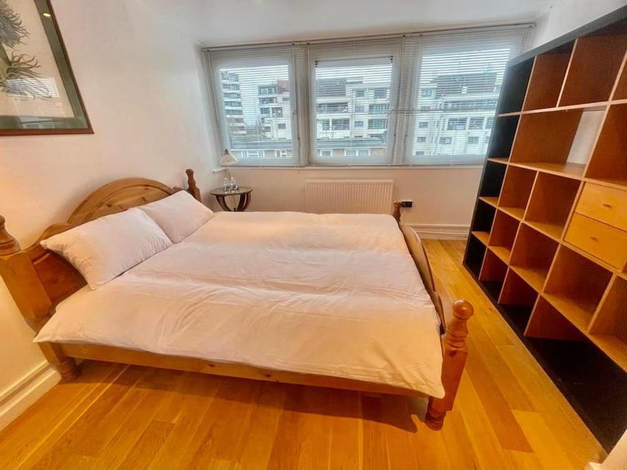 Newly Renovated 2 Bedroom London