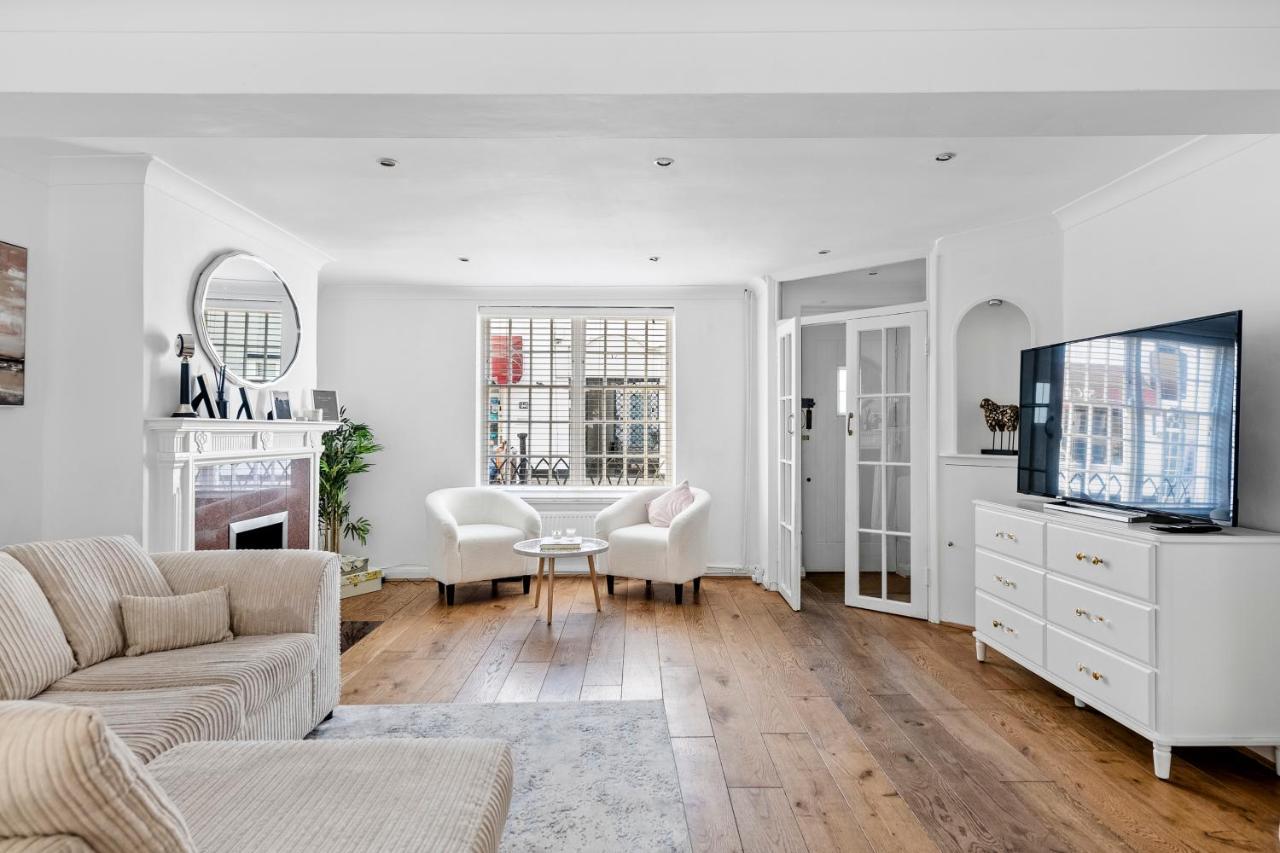 Kensington Two Floor Mews House *
