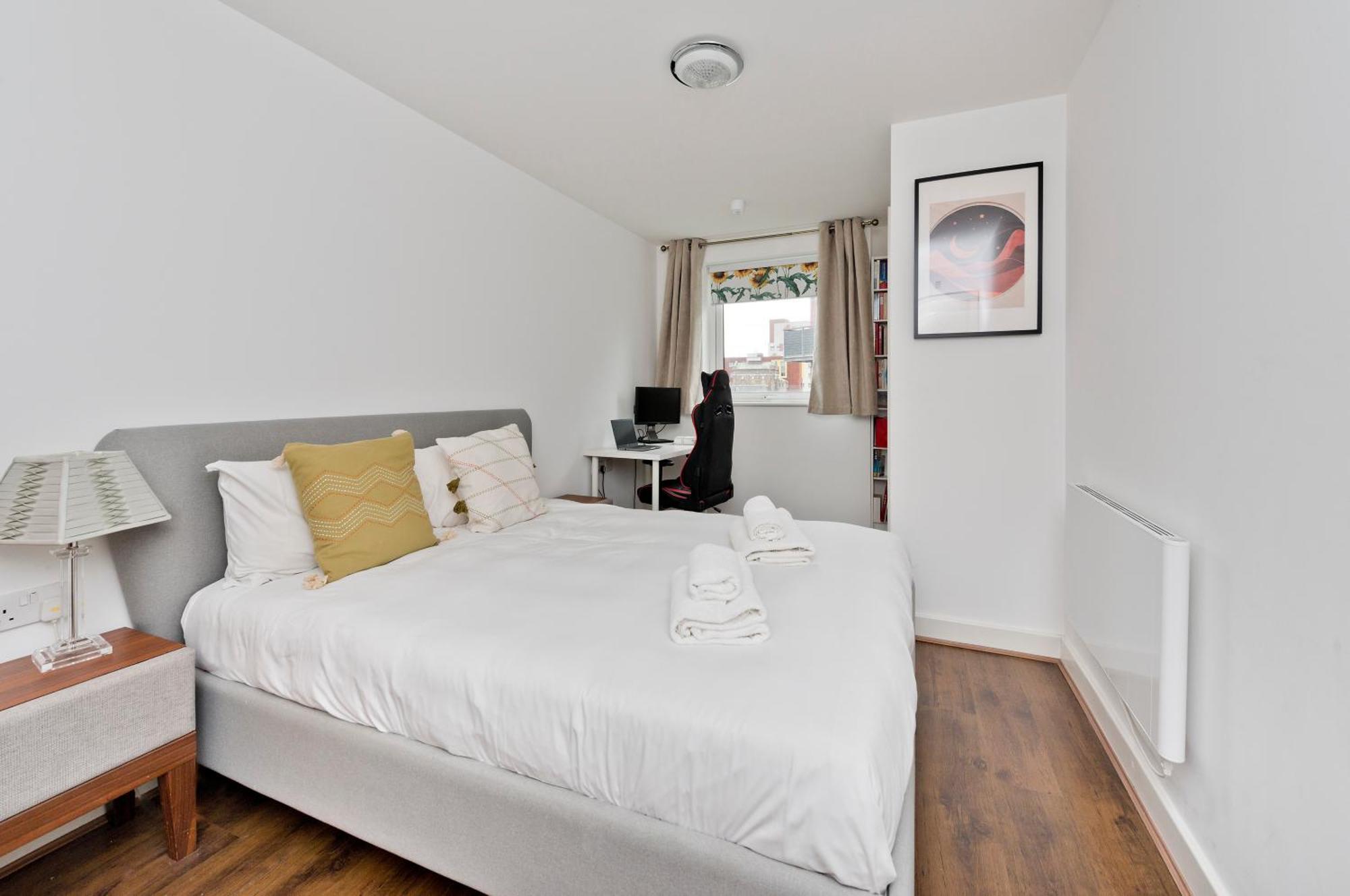 Apartment Bright Greenwich Flat Near Canary Wharf By Underthedoormat *