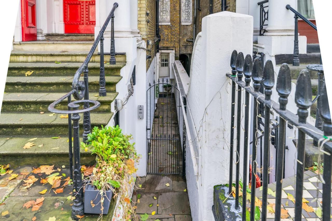 Alfred Hitchcock's Garden Flat * Londra