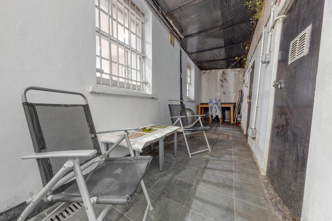 Elegant And Chic 2-bedroom Basement In Paddington Lägenhet London