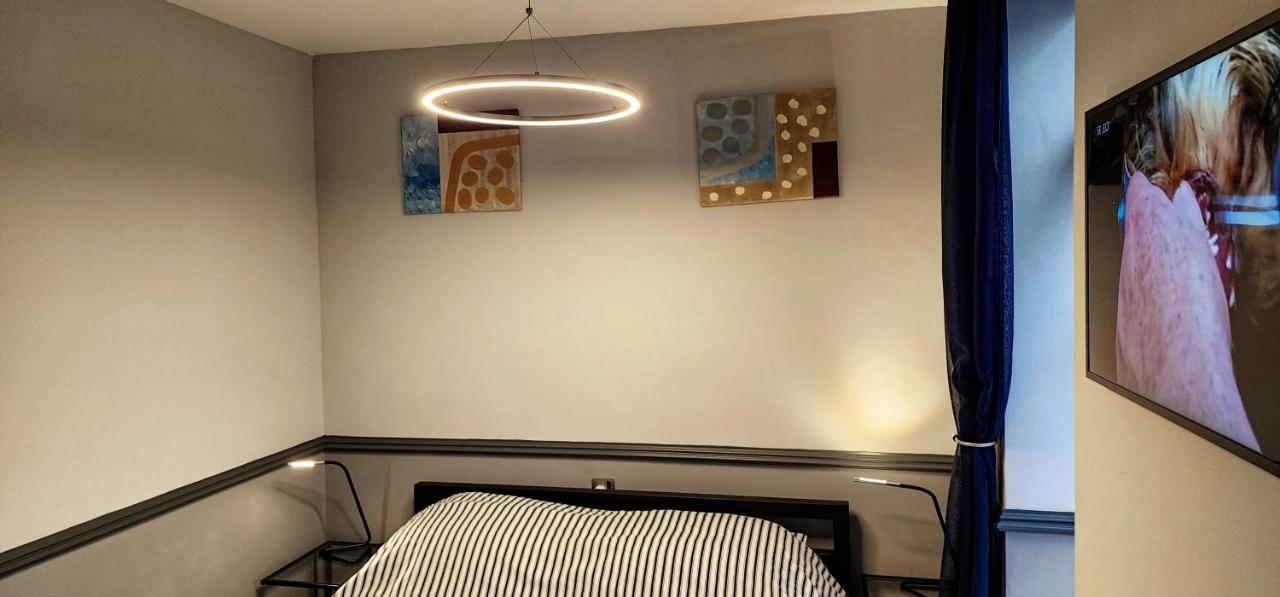206mm Highgate Apartment