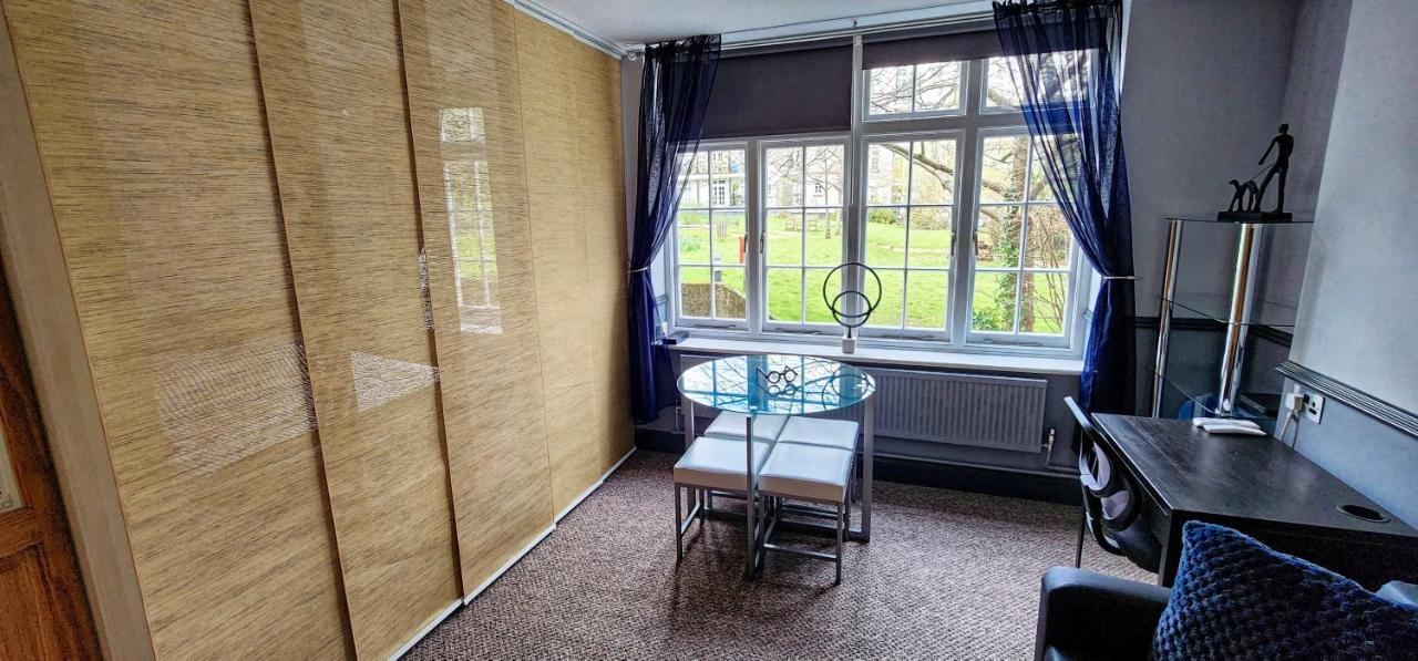206mm Highgate * London