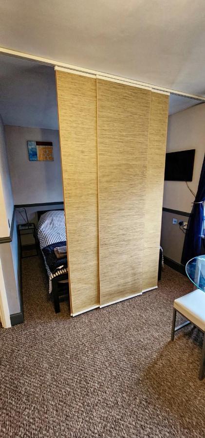 206mm Highgate Apartment