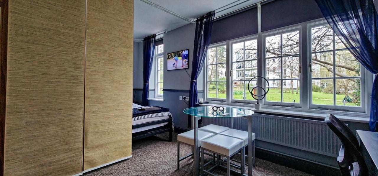 206mm Highgate * London
