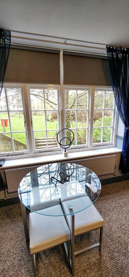 206mm Highgate Apartment