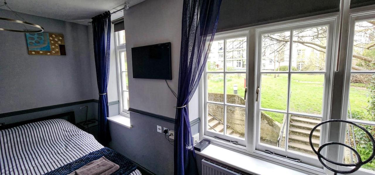206mm Highgate Apartment *