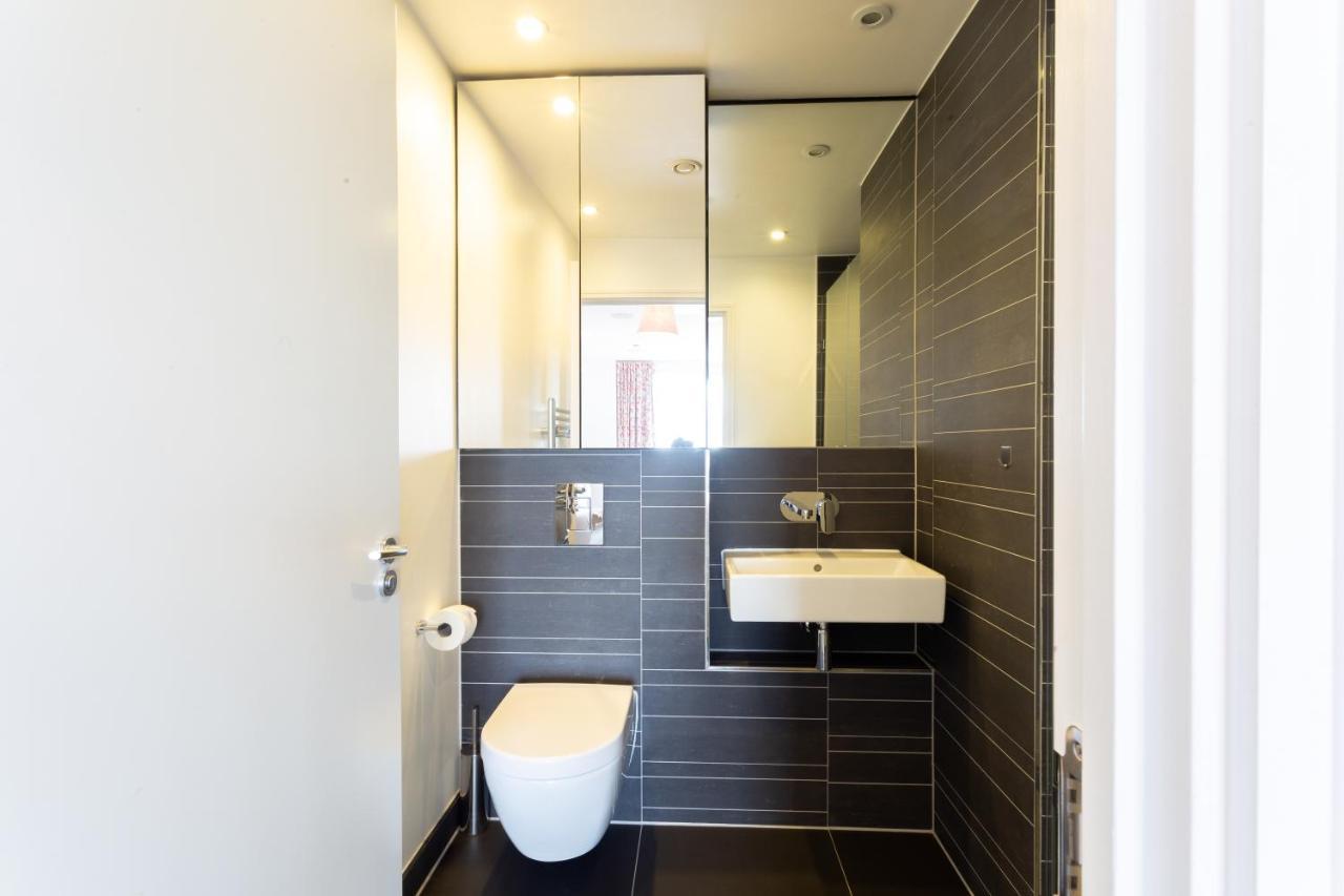 2 Bed 2 Bath Penthouse With Amazing Views With Free Parking Londra
