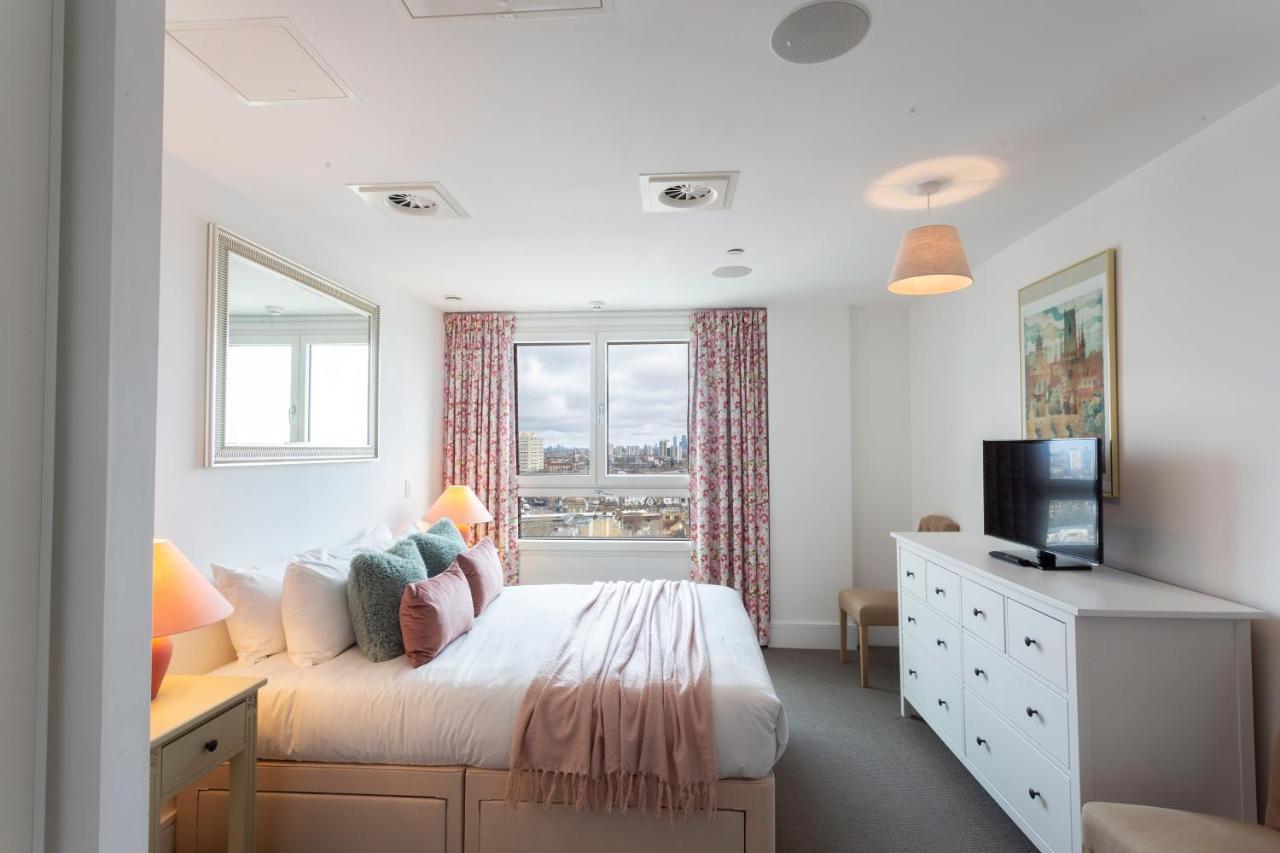 2 Bed 2 Bath Penthouse With Amazing Views With Free Parking * Londra